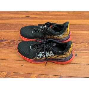 Hoka Mach 5 Womens Size 7B Sneakers in good condition.